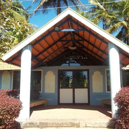 Stay Simple Riverdale Resort Hassan Bagian luar foto