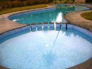 Stay Simple Riverdale Resort Hassan Bagian luar foto