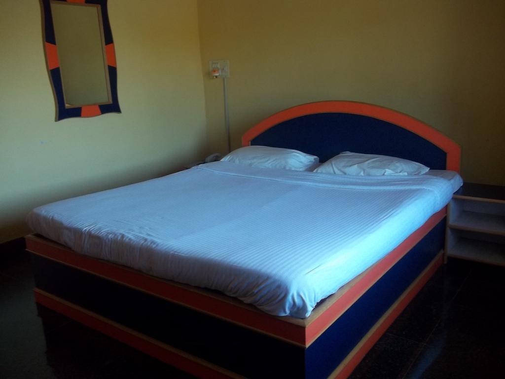 Stay Simple Riverdale Resort Hassan Bagian luar foto
